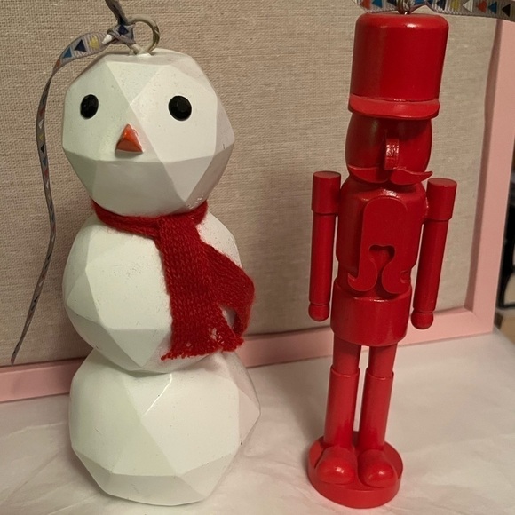 Holiday decor pair - Picture 1 of 4